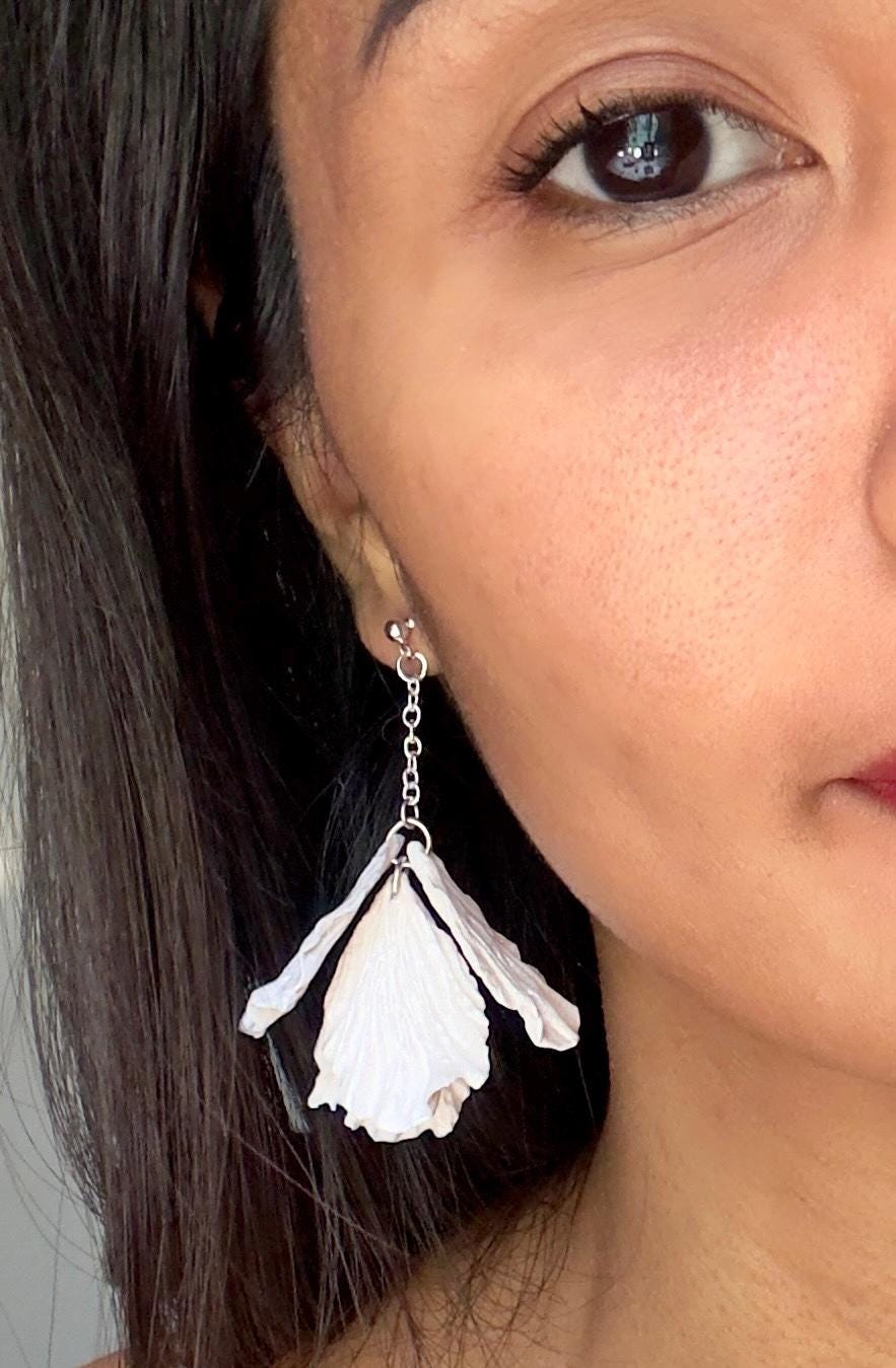 "Hana" Pearl White Dangle Earrings • Bridal Pearl Drop Earrings • Lightweight and Hypoallergenic Polymer Clay Earrings. Gift for her